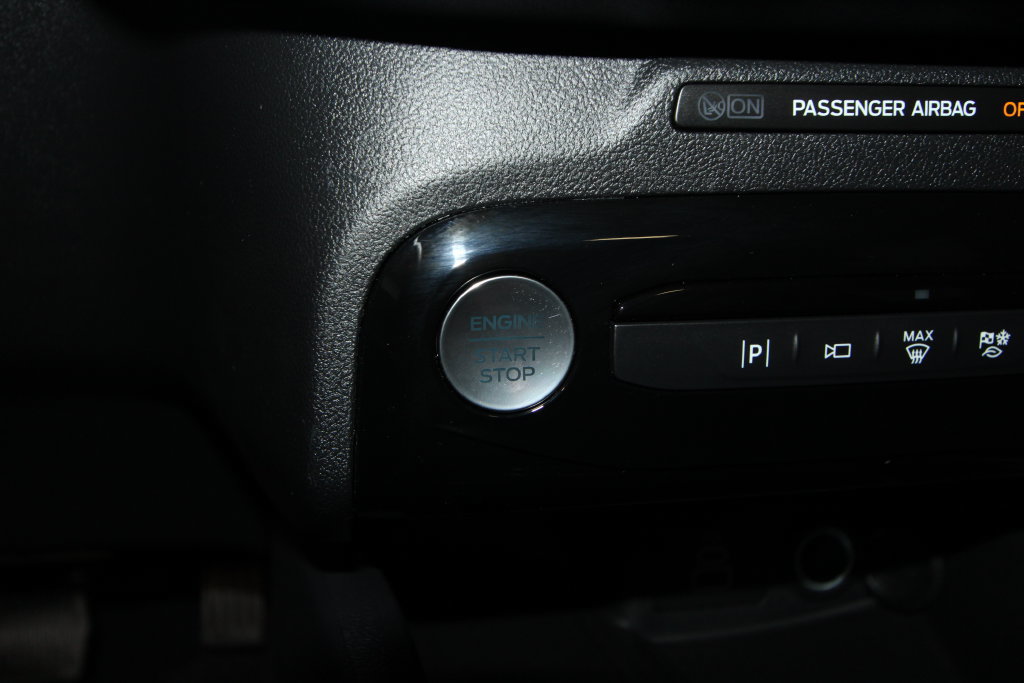 Used 2026 Ford Escape SE w/ PHEV Premium Package FWD image 13