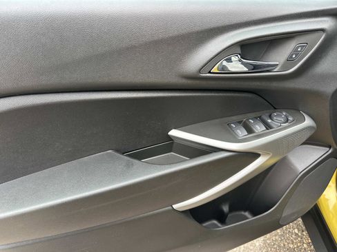 Certified 2024 Chevrolet Trax RS w/ Sunroof Package image 14