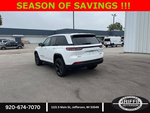 New 2025 Jeep Grand Cherokee Limited w/ Luxury Tech Group II image 14
