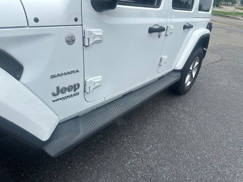Used 2018 Jeep Wrangler Unlimited Sahara AWD/4WD image 13