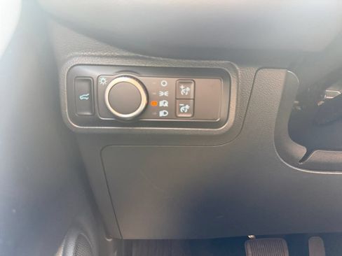 Used 2025 Ford Explorer Active RWD image 25