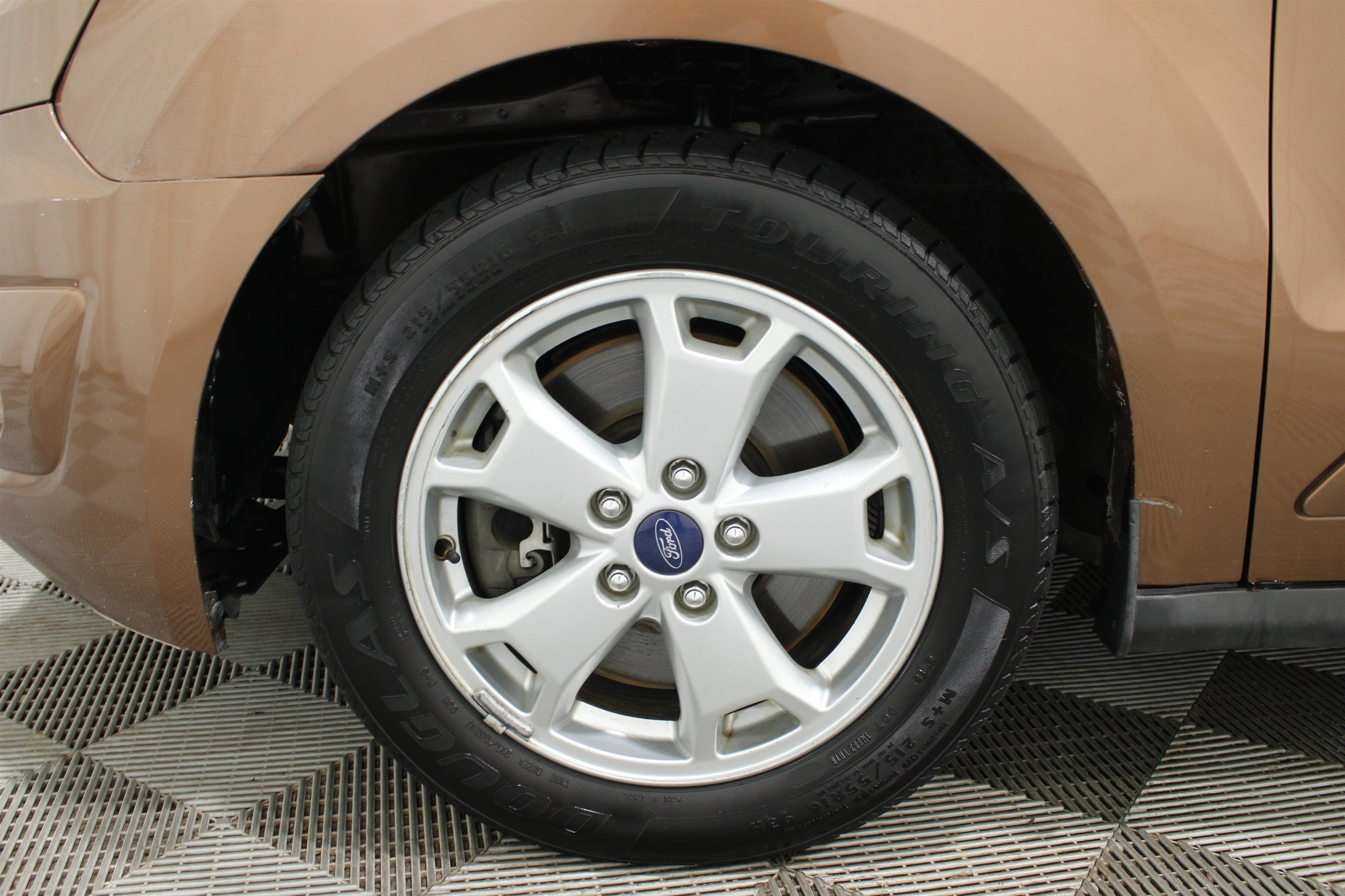 Used 2014 Ford Transit Connect Titanium FWD image 35