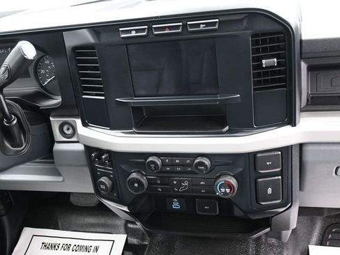 Used 2023 Ford F250 XL AWD/4WD image 4