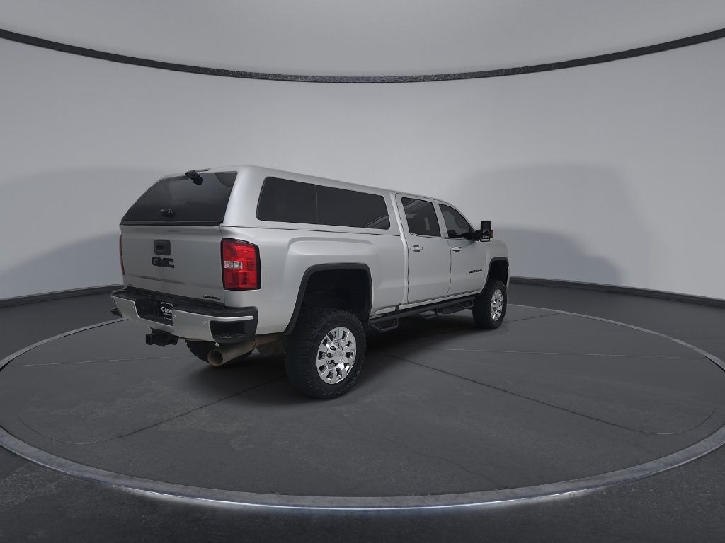 Used 2017 GMC Sierra 2500 Denali w/ Duramax Plus Package AWD/4WD image 16