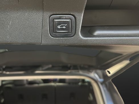 Used 2023 GMC Acadia Denali w/ Black Diamond Edition AWD/4WD image 37