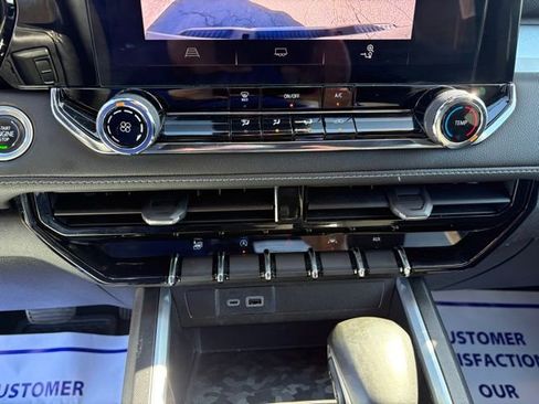 Used 2023 Chevrolet Colorado LT image 19