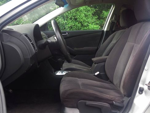 Used 2009 Nissan Altima 2.5 S w/ Emergency Aid Pkg FWD image 12