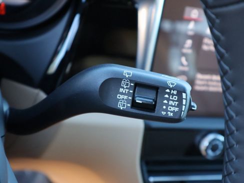 New 2026 Porsche Macan image 32