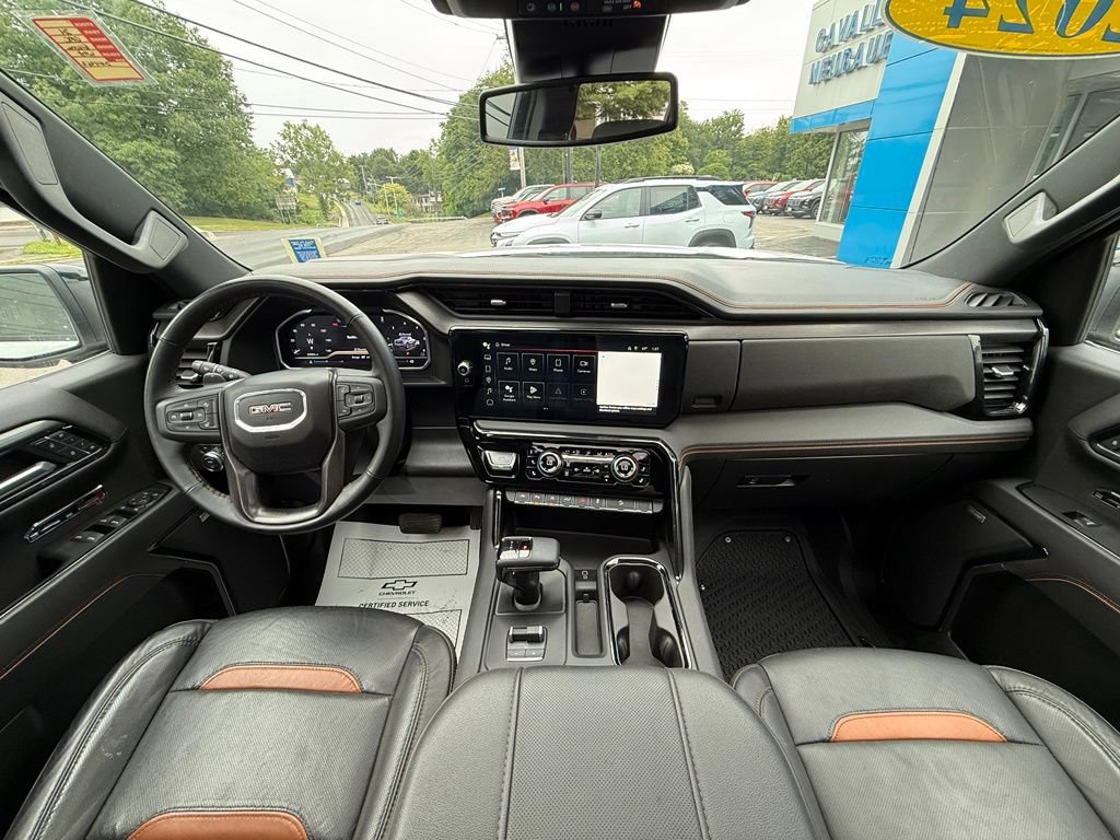Used 2024 GMC Sierra 1500 AT4 w/ AT4 Preferred Package AWD/4WD image 10