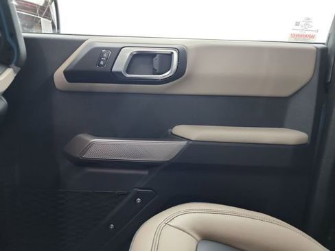 Used 2023 Ford Bronco Wildtrak image 32