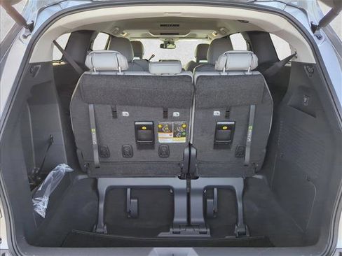 Certified 2026 Toyota Sienna XLE FWD image 24