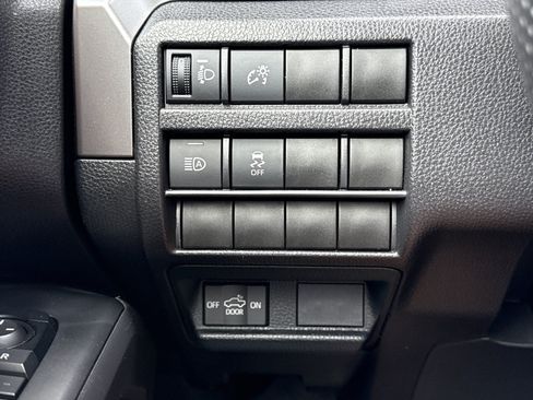 Used 2025 Toyota Tacoma SR5 RWD image 18