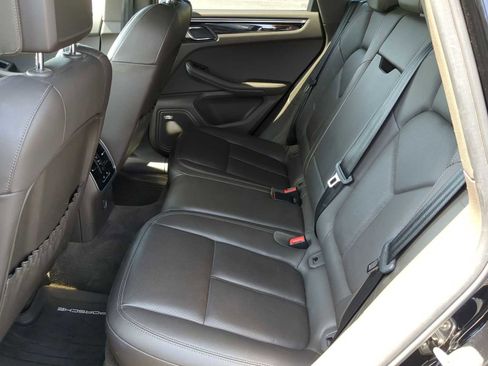 Used 2017 Porsche Macan image 24