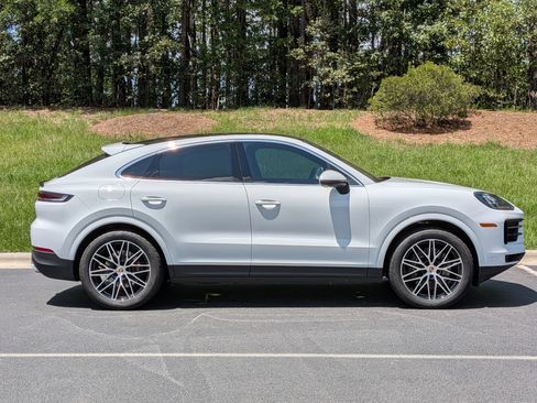 Certified 2025 Porsche Cayenne Coupe AWD/4WD image 26