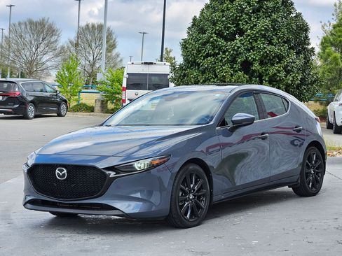 Used 2022 MAZDA MAZDA3 s FWD image 3