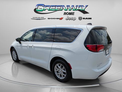 New 2026 Chrysler Voyager LX image 5