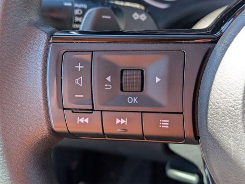 Used 2021 Nissan Rogue SV image 18