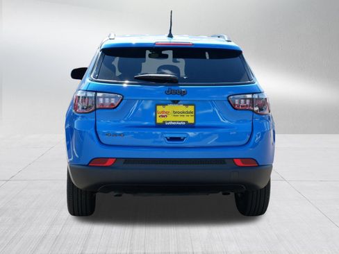 Used 2026 Jeep Compass Latitude AWD/4WD image 6