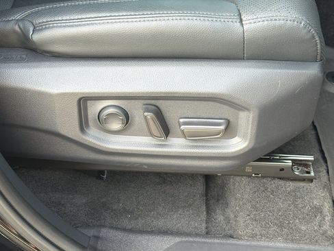 Used 2022 Toyota Tundra Limited AWD/4WD image 26