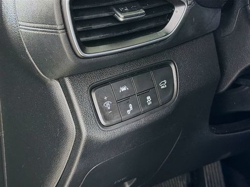 Used 2019 Hyundai Santa Fe Limited FWD image 13