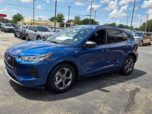 Used 2023 Ford Escape ST-Line FWD image 3