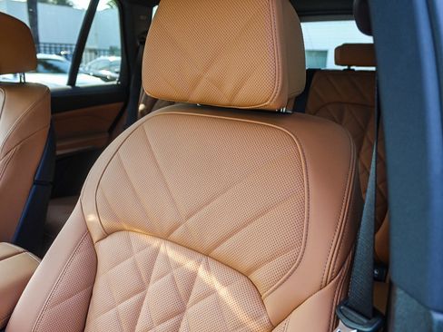 New 2026 BMW X5 xDrive40i w/ Climate Comfort Package image 25