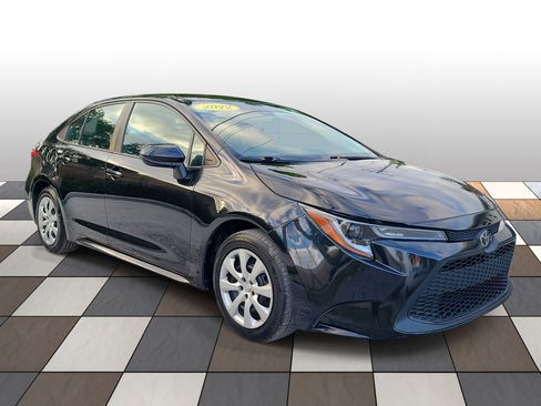 Used 2022 Toyota Corolla LE FWD image 3