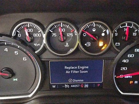 Used 2021 Chevrolet Silverado 1500 LT AWD/4WD image 11