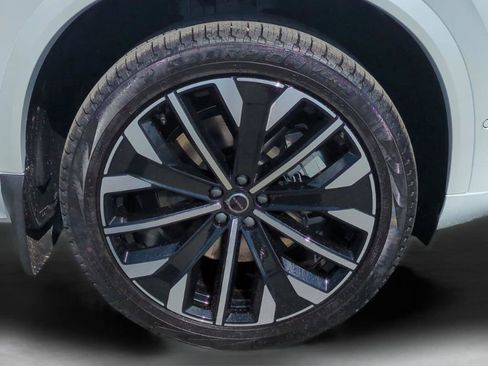 New 2026 Volvo XC90 T8 Plus w/ Protection Package Premier AWD/4WD image 28