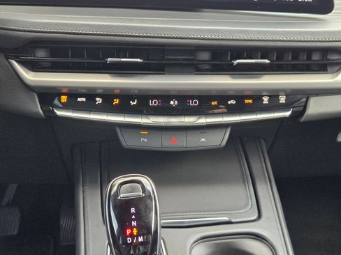 Used 2025 Cadillac XT4 Premium Luxury FWD image 18