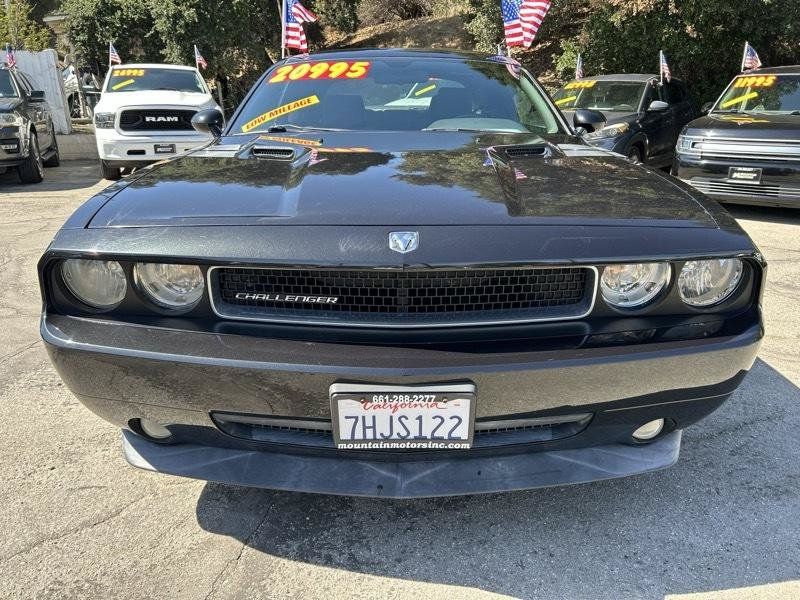 Used 2010 Dodge Challenger R/T RWD image 2