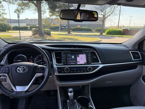 Used 2015 Toyota Highlander Limited image 17