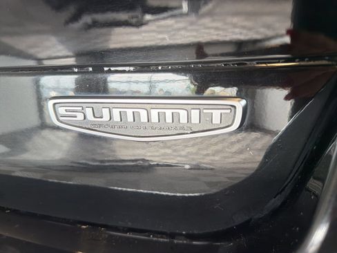Used 2021 Jeep Grand Cherokee L Summit w/ Luxury Tech Group V AWD/4WD image 7