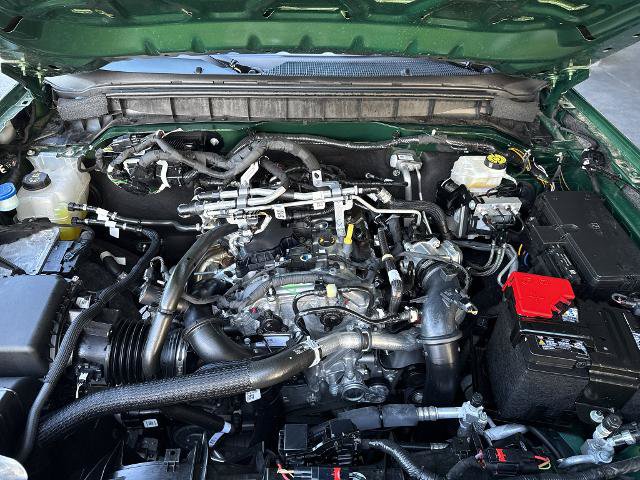Certified 2025 Ford Bronco Outer Banks w/ Sasquatch Package AWD/4WD image 38