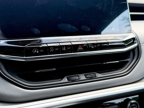 New 2025 Jeep Compass Limited w/ Sun and Sound Group image 19