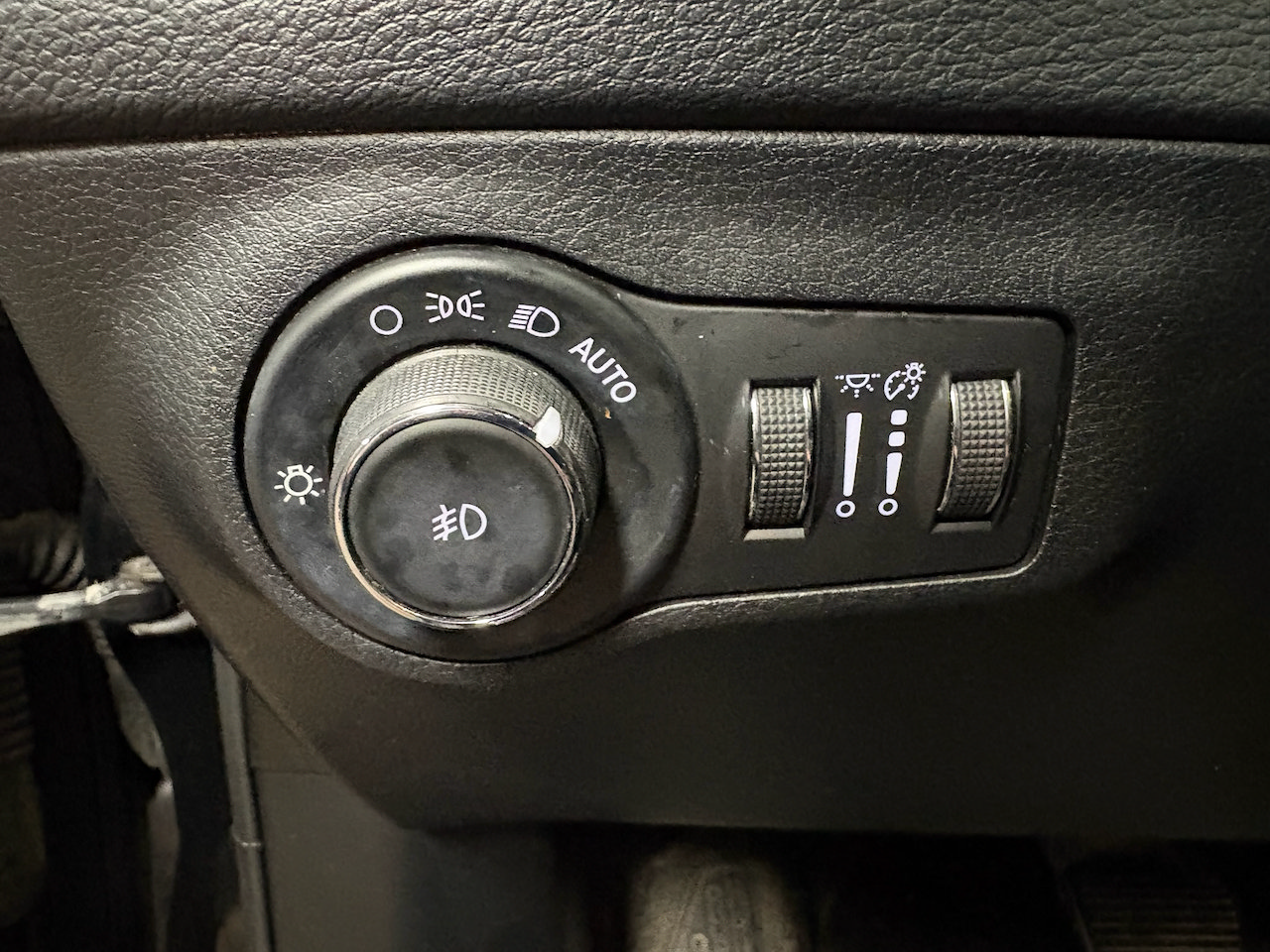 Used 2018 Jeep Compass Trailhawk w/ Leather Interior Group AWD/4WD image 15