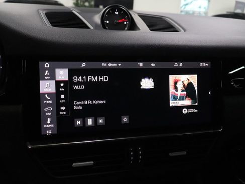 Used 2021 Porsche Cayenne image 33