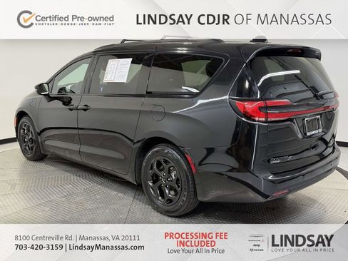 Used 2024 Chrysler Pacifica Premium FWD image 7