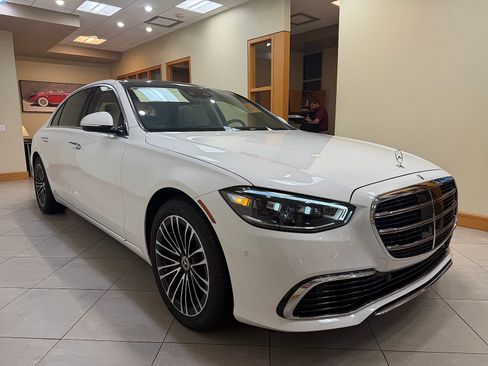 Used 2026 Mercedes-Benz S 580 4MATIC Sedan image 2