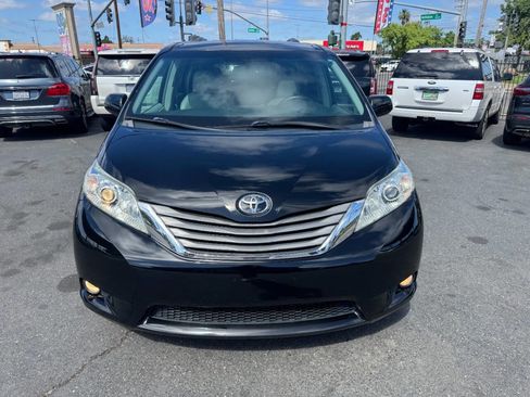 Used 2011 Toyota Sienna XLE w/ Premium Pkg image 3
