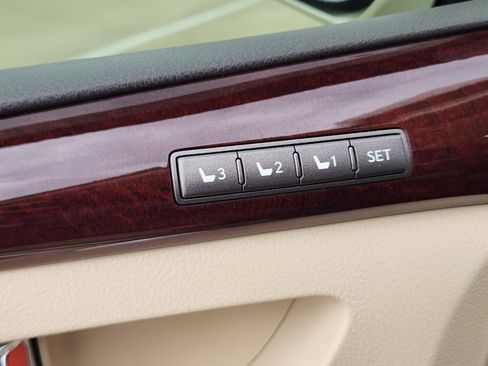 Used 2014 Lexus LX 570 4WD image 32