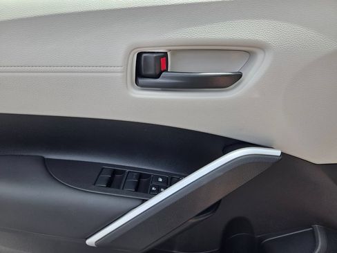 Used 2025 Toyota Corolla Cross L FWD image 20