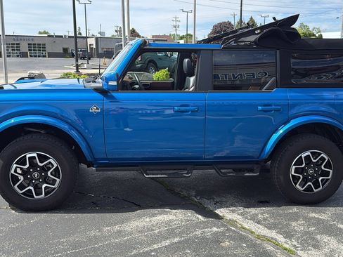 Used 2024 Ford Bronco Outer Banks AWD/4WD image 4