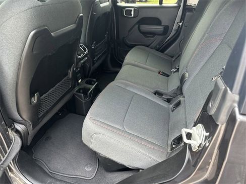 Used 2024 Jeep Gladiator Rubicon w/ Technology Group image 20