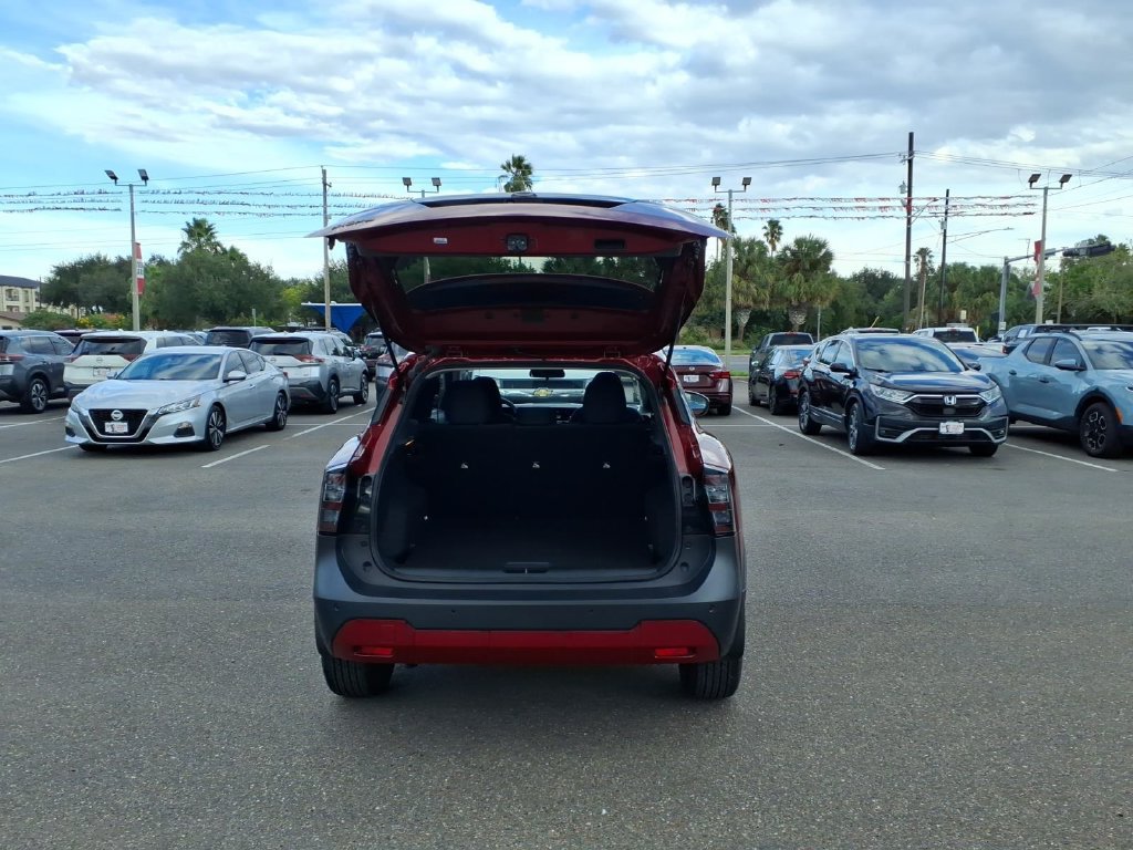 Used 2025 Nissan Kicks SV FWD image 20