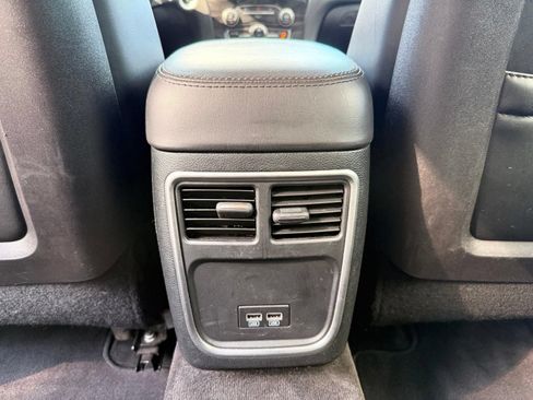 Used 2015 Chrysler 300 Limited w/ 300 Premium Group RWD image 27