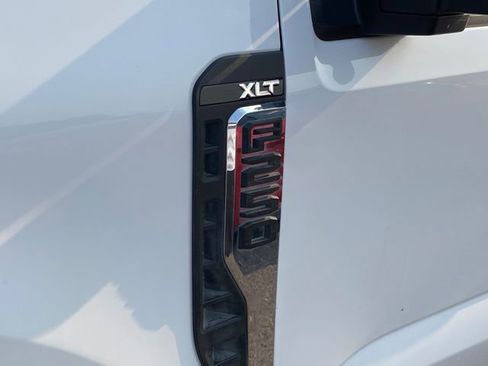 Used 2024 Ford F250 XLT image 11