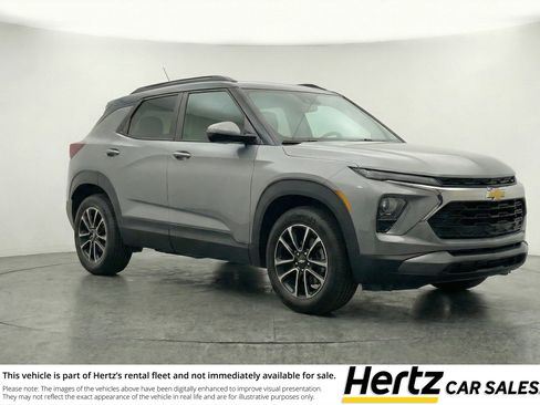 Used 2025 Chevrolet TrailBlazer LT image 1