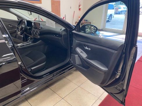 Used 2025 Nissan Sentra SV FWD image 11