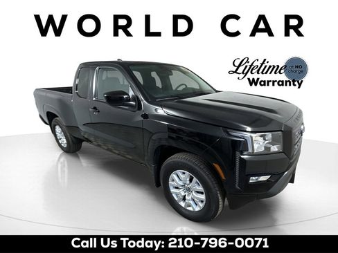 Used 2024 Nissan Frontier SV w/ SV Convenience Package image 16